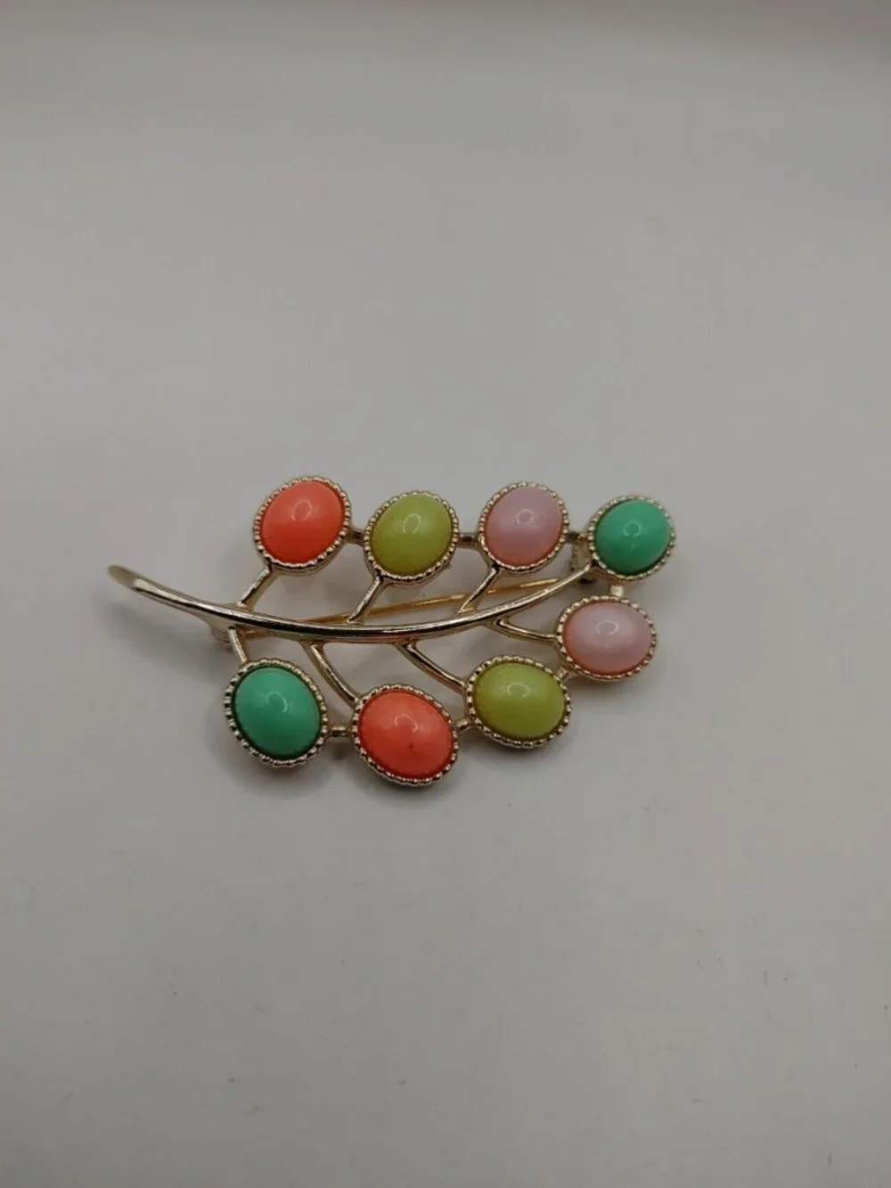 VTG BROOCH/PIN Signed Sarah Coventry Leaf  Multi Colored Cabochons Mid Century